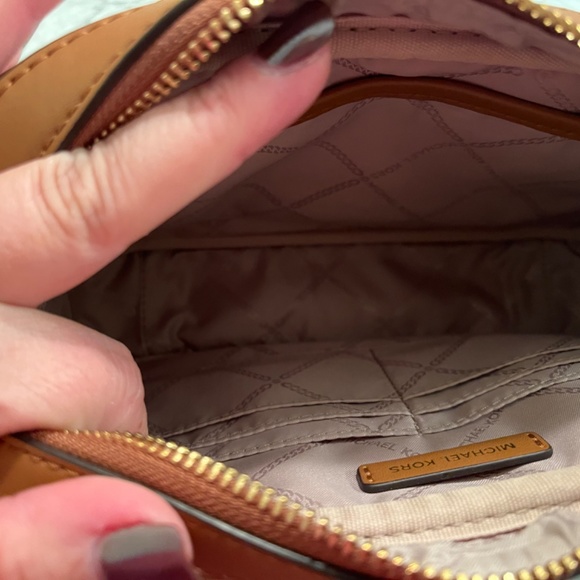 Michael Kors Bag - Picture 4 of 5